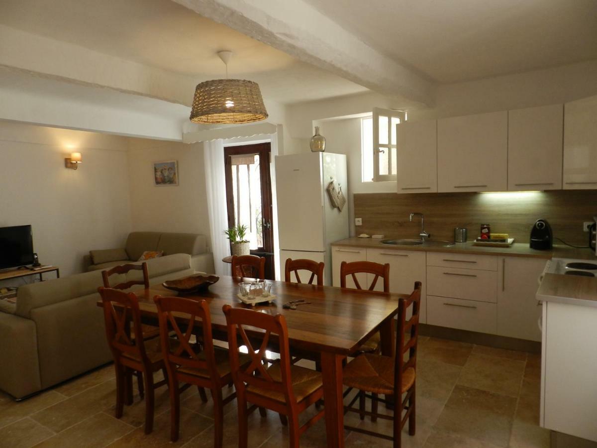 La Maison Peano Gassin Bagian luar foto